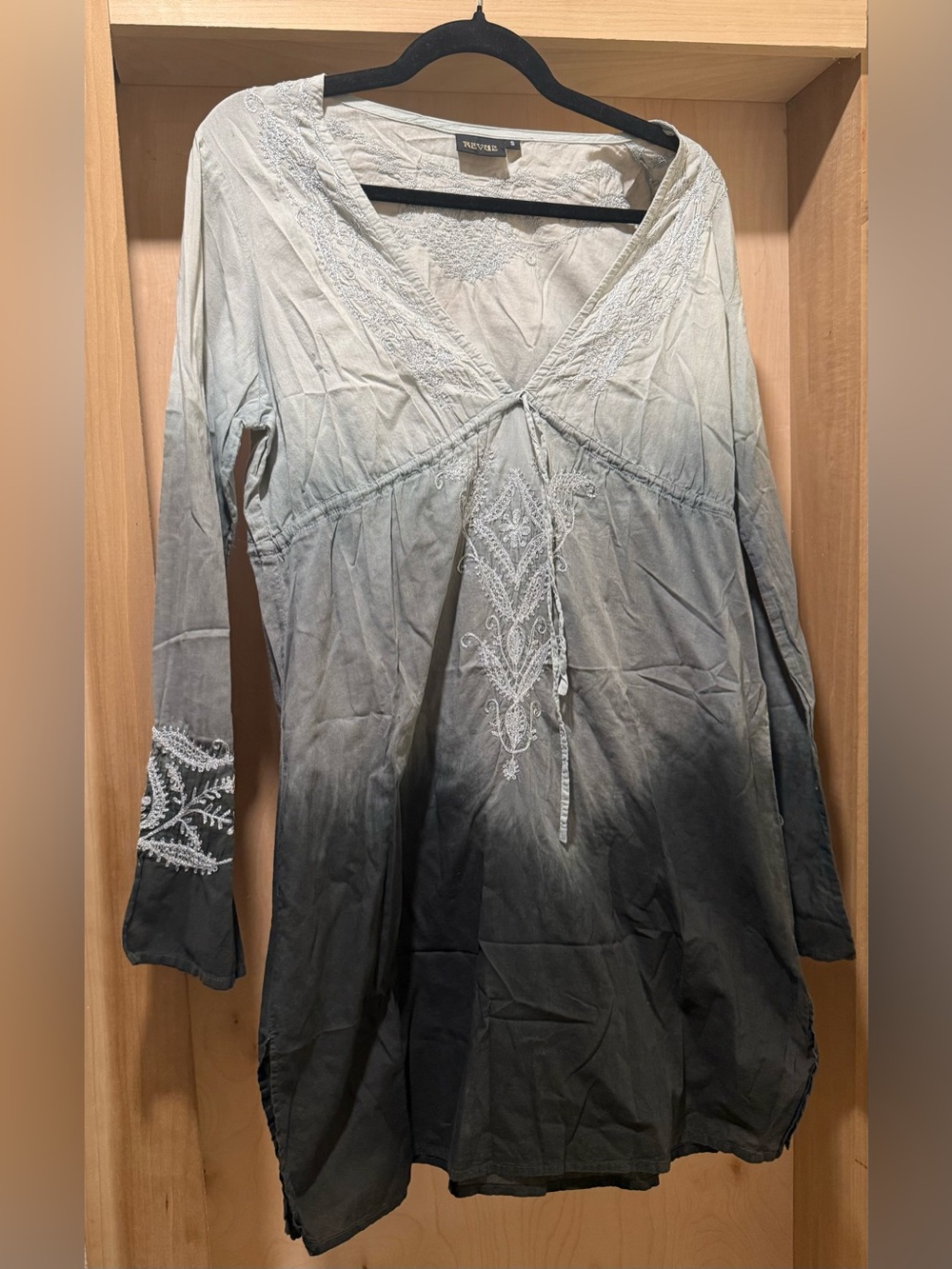 Revue Ombre Embroidered V-Neck Tunic - Light to Dark Gray Size Small